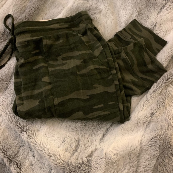 🔥Last Pair🔥 Camo Camouflage Jogger Sweatpants - Picture 2 of 2